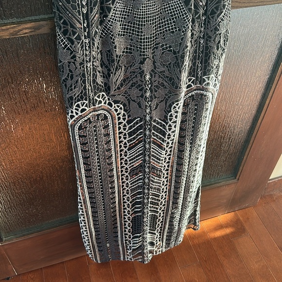 Marchesa Notte Silver Embroidered Gown size 8. - Picture 10 of 17